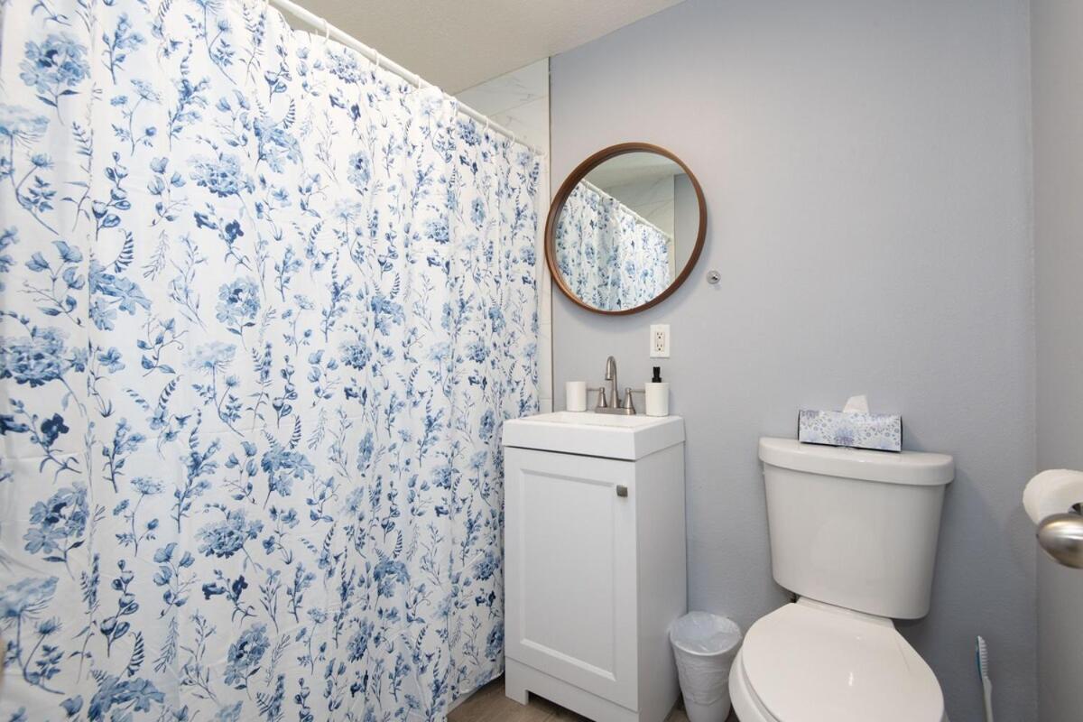 Spacious 3 Bedroom 2 Bathroom With Free Onsite Parking Apartamento
