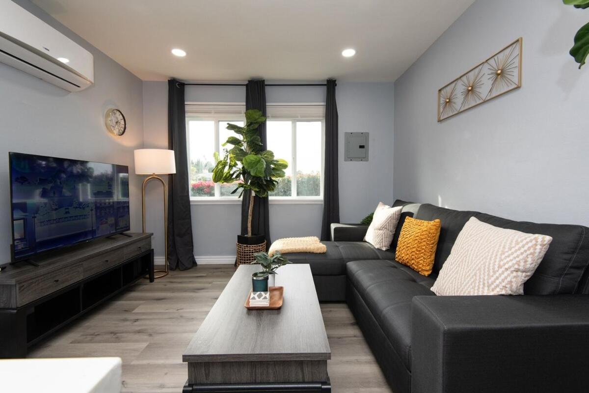 Apartment Spacious 3 Bedroom 2 Bathroom With Free Onsite Parking *